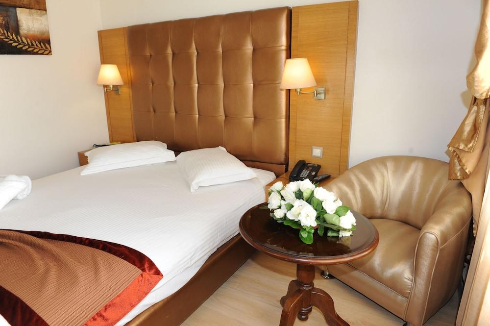 Le Zenith & Hotel Casa Blanca