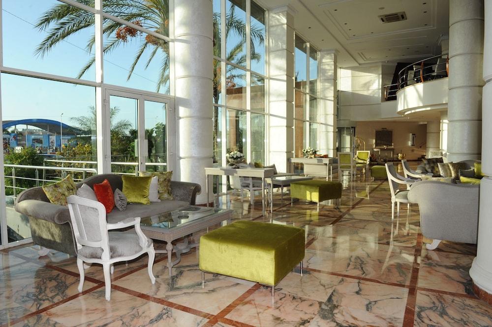 Le Zenith & Hotel 4*
