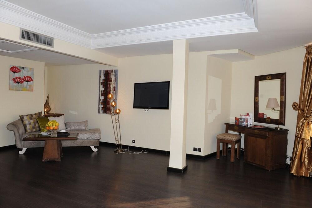 Le Zenith & Hotel 4*